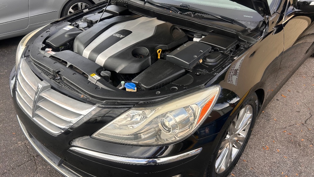2012 Hyundai Genesis - $10,925
