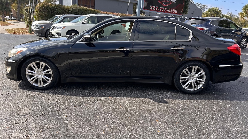 2012 Hyundai Genesis - $10,925