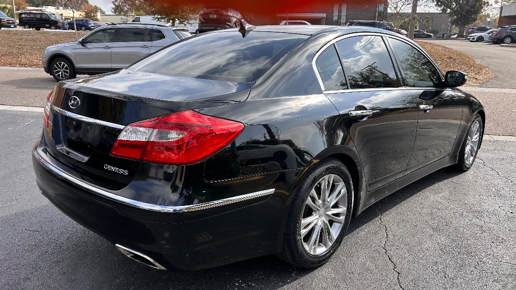 2012 Hyundai Genesis - $10,925