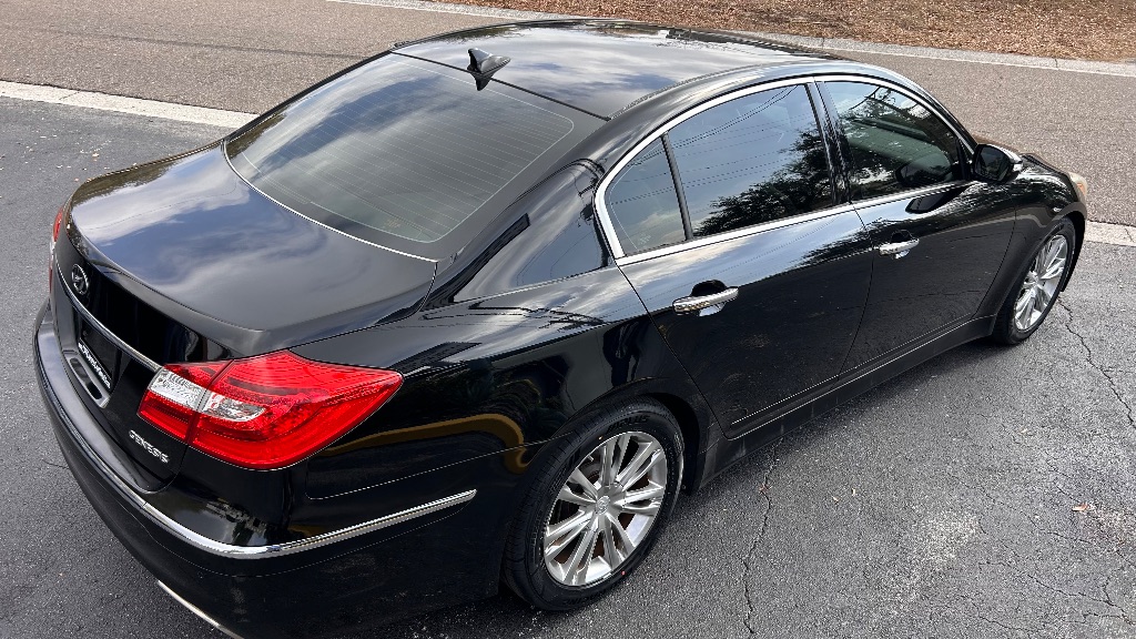 2012 Hyundai Genesis - $10,925