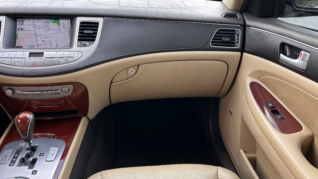 2012 Hyundai Genesis - $10,925