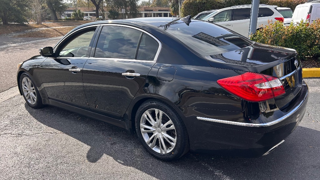 2012 Hyundai Genesis - $10,925