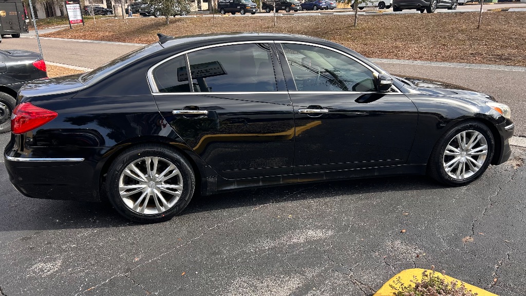 2012 Hyundai Genesis - $10,925