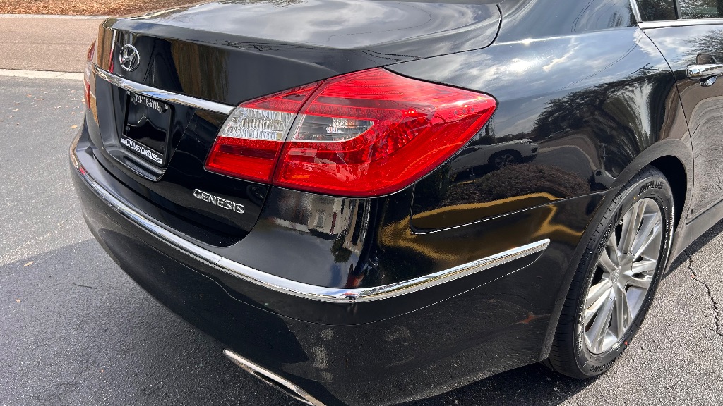 2012 Hyundai Genesis - $10,925
