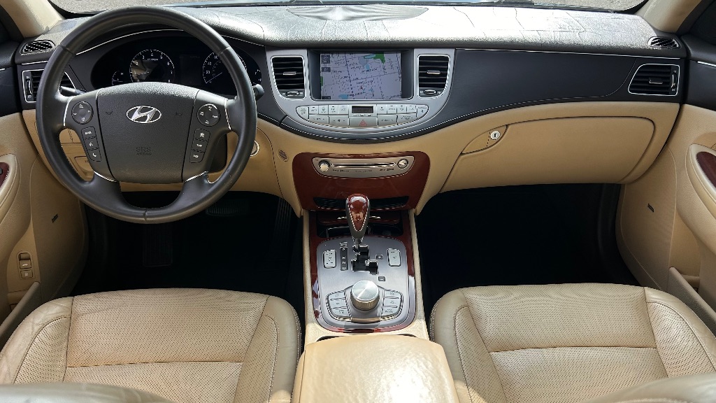 2012 Hyundai Genesis - $10,925