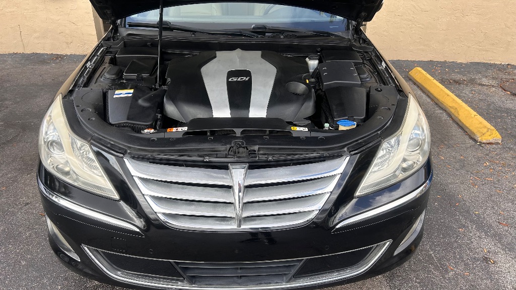 2012 Hyundai Genesis - $10,925