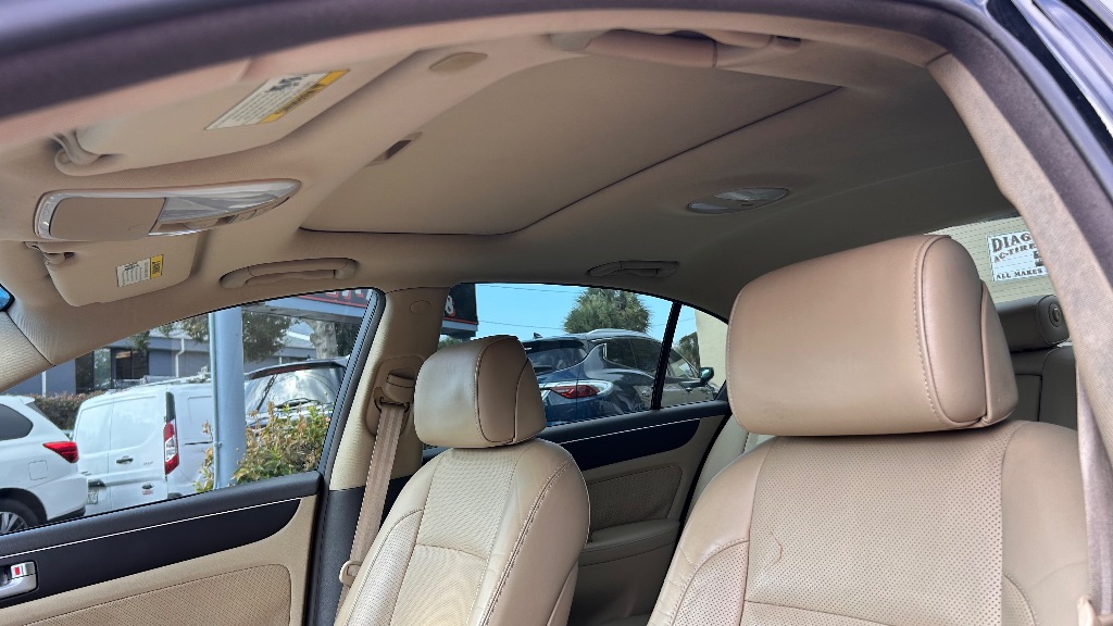2012 Hyundai Genesis - $10,925