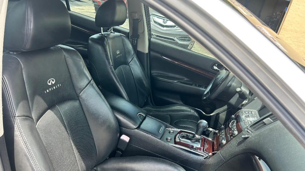 2012 INFINITI G - $10,350