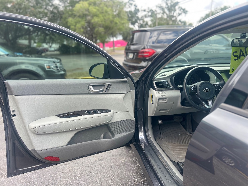 2017 Kia Optima - $13,075