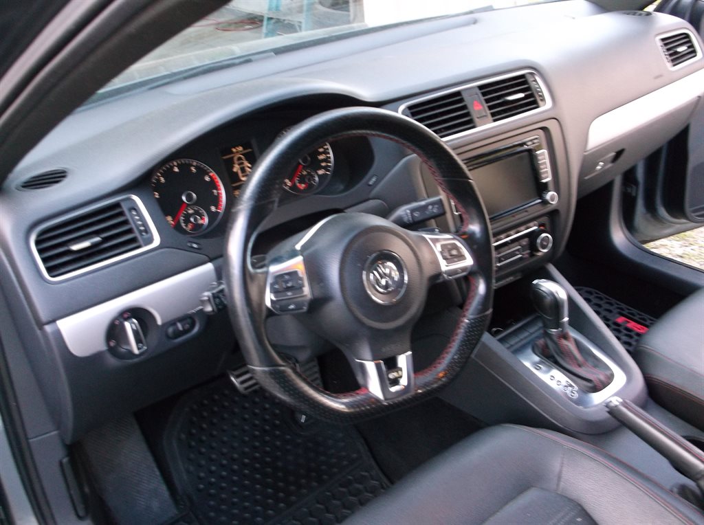 2012 Volkswagen Jetta GLI PZEV photo