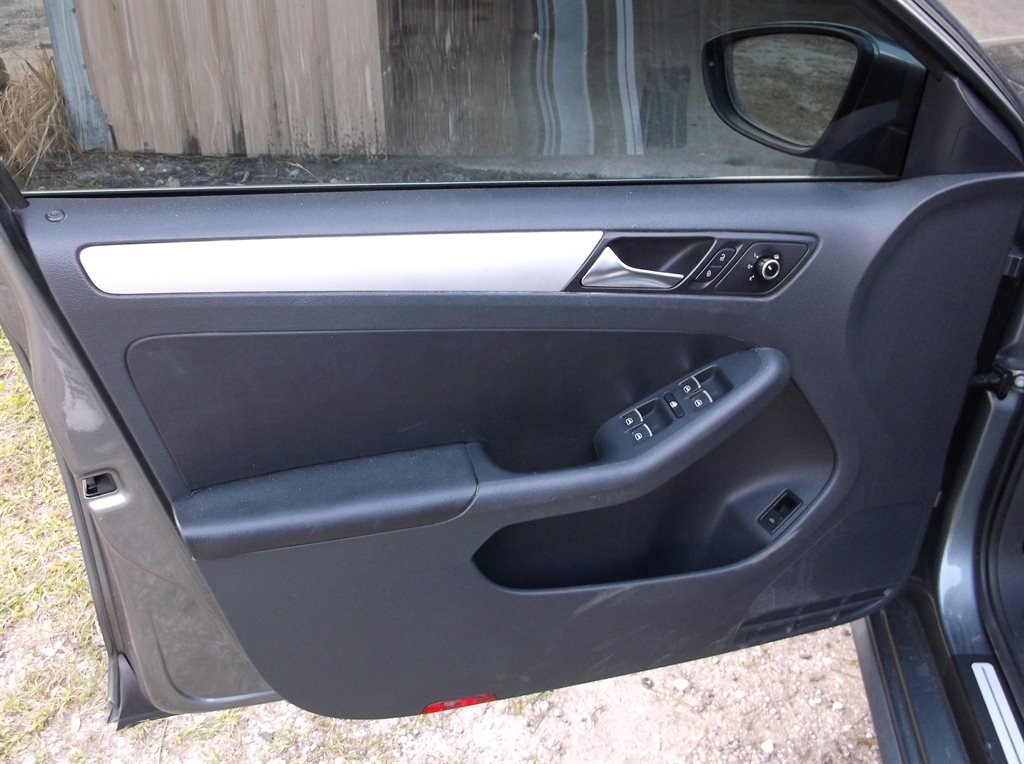 2012 Volkswagen Jetta GLI PZEV photo