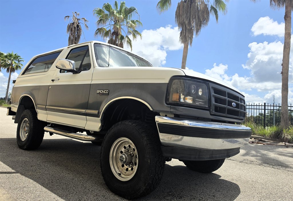 1993 Ford Bronco - $18,995