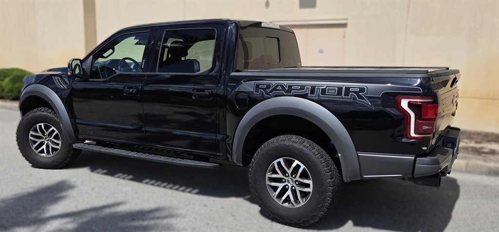 2017 Ford F-150 - $35,995