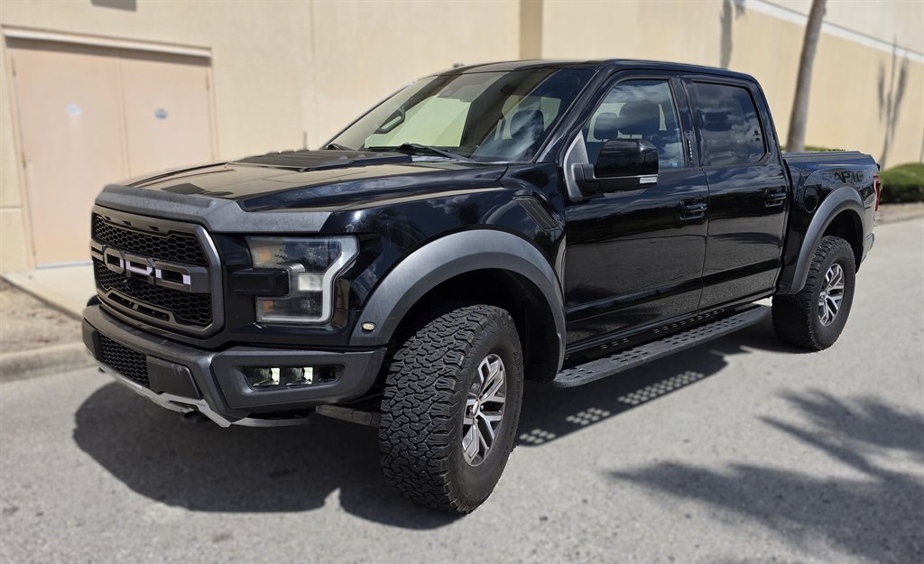2017 Ford F-150 - $35,995