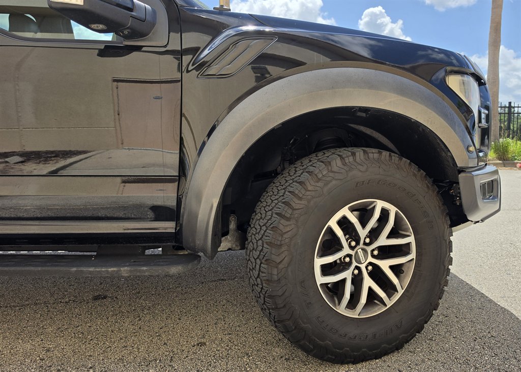 2017 Ford F-150 - $35,995