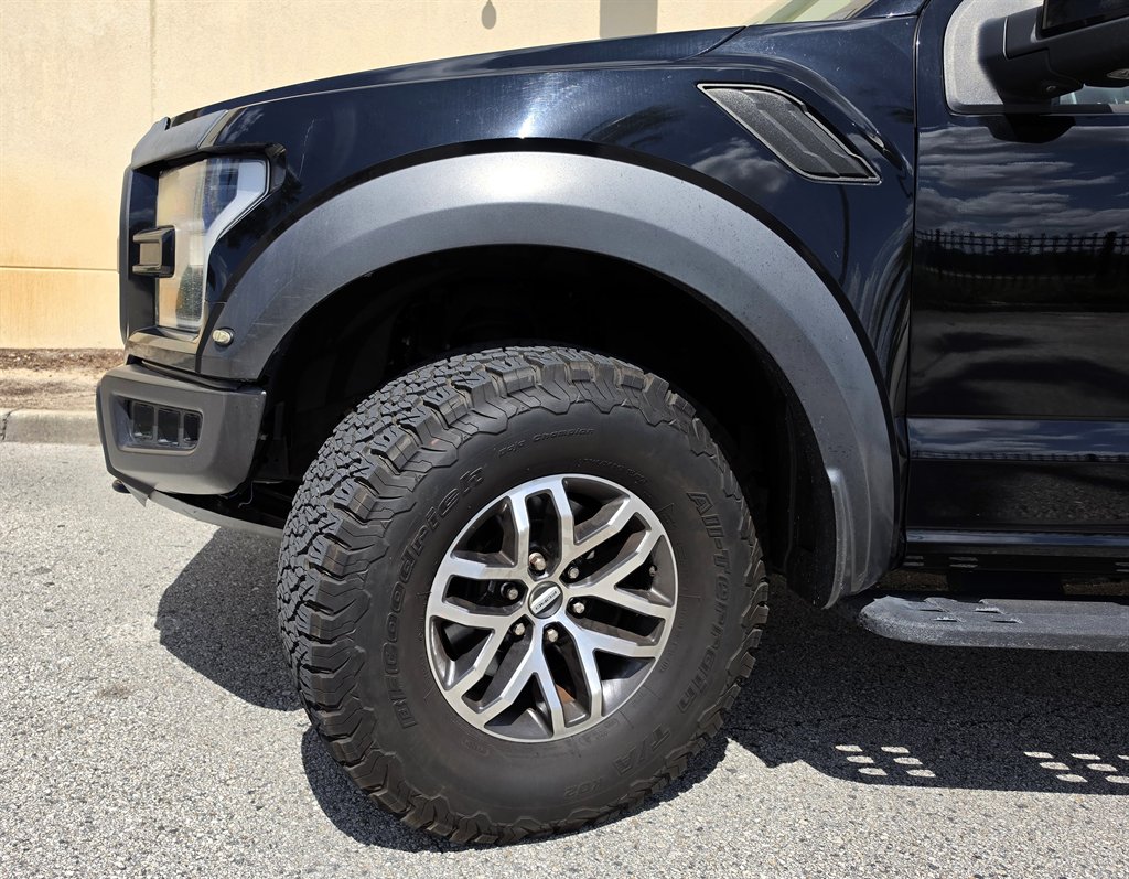 2017 Ford F-150 - $35,995