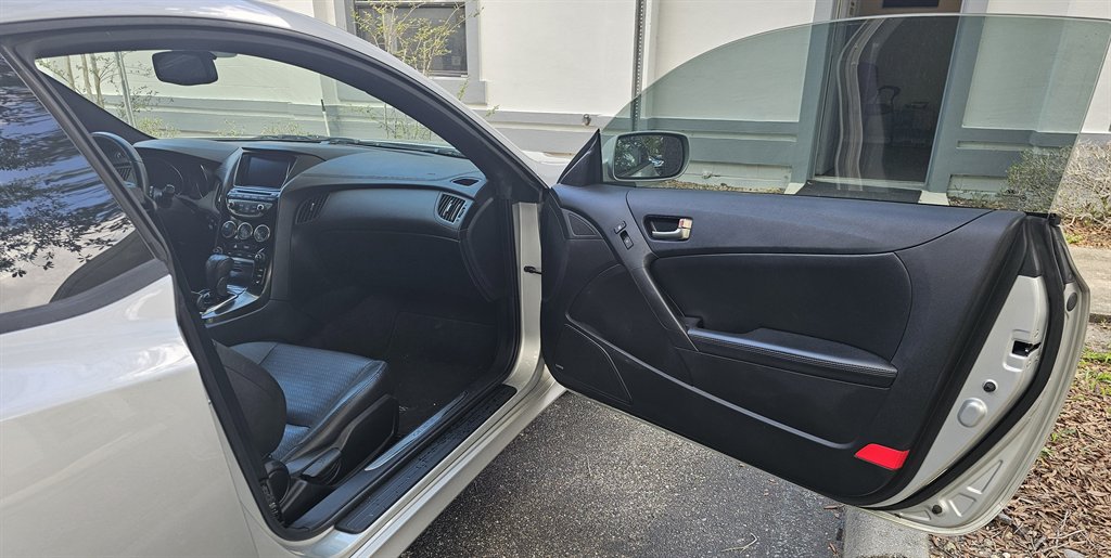 2013 Hyundai Genesis - $12,995