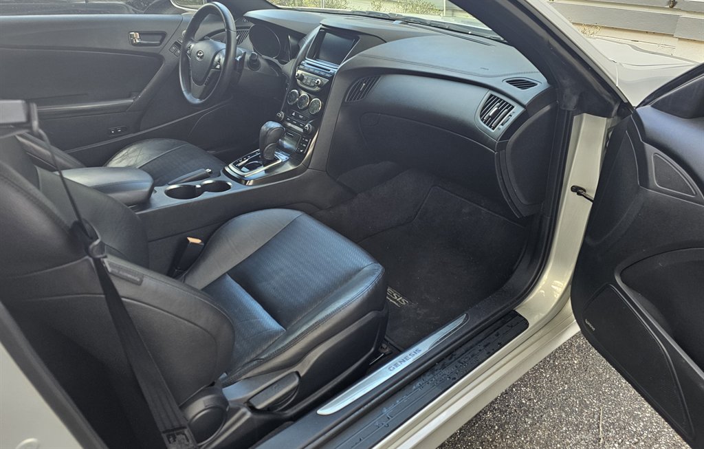 2013 Hyundai Genesis - $12,995