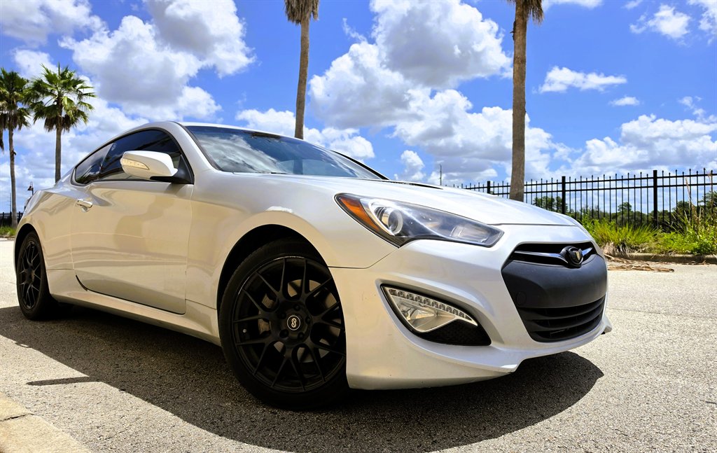 2013 Hyundai Genesis - $12,995