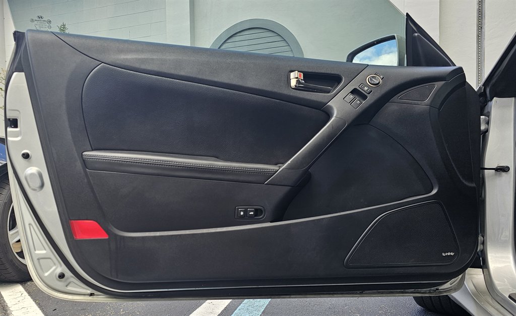 2013 Hyundai Genesis - $12,995