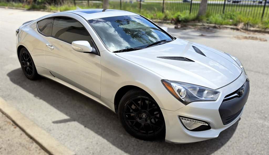 2013 Hyundai Genesis - $12,995