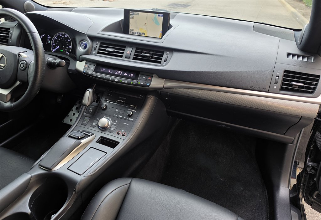 2015 Lexus CT - $19,995