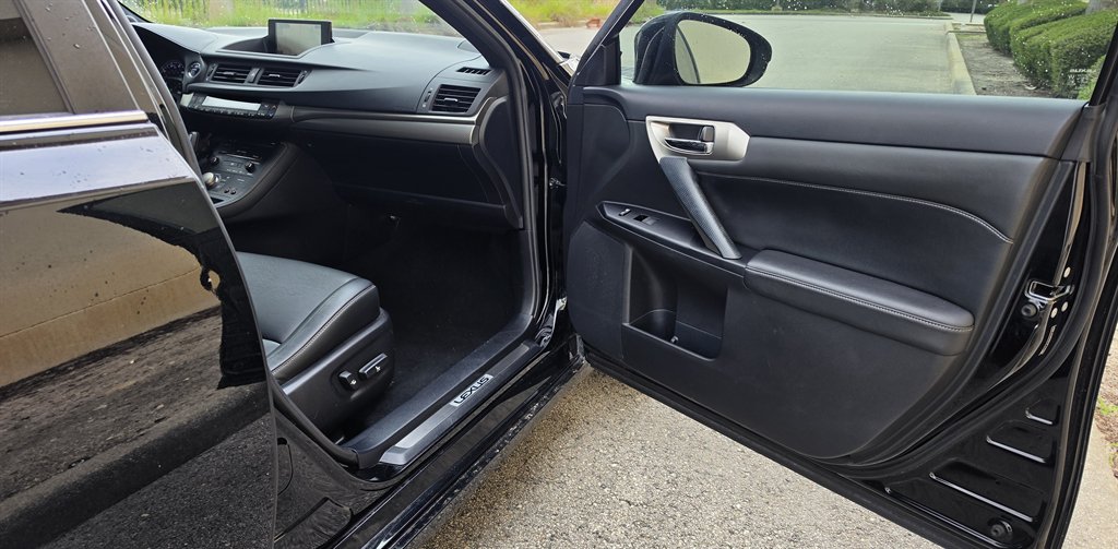 2015 Lexus CT - $19,995