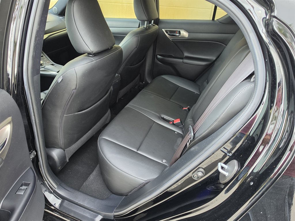 2015 Lexus CT - $19,995