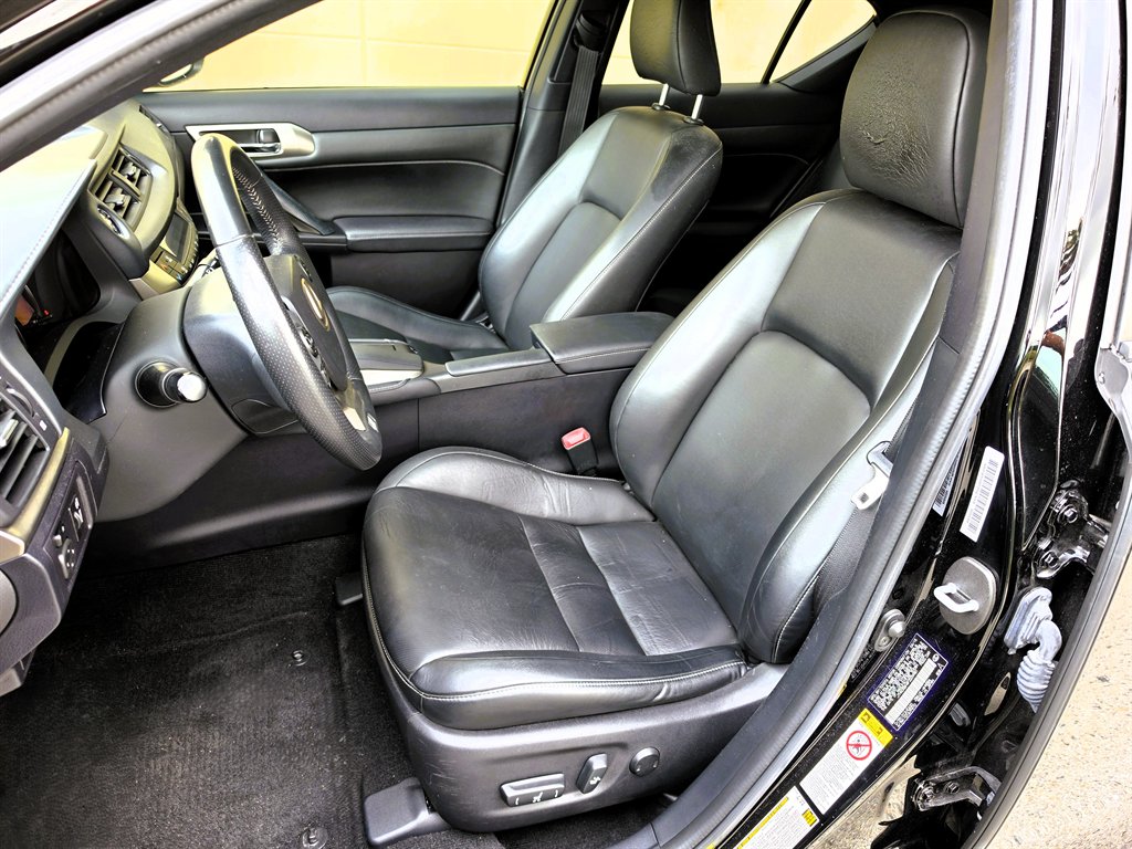 2015 Lexus CT - $19,995