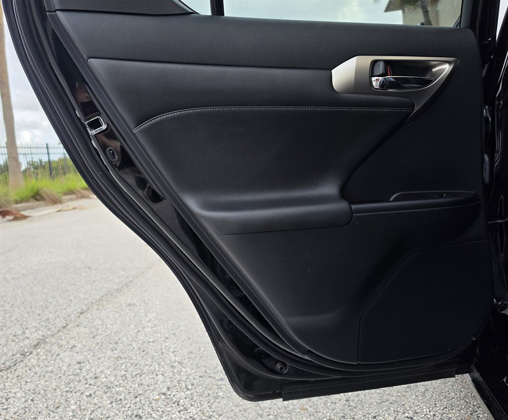2015 Lexus CT - $19,995