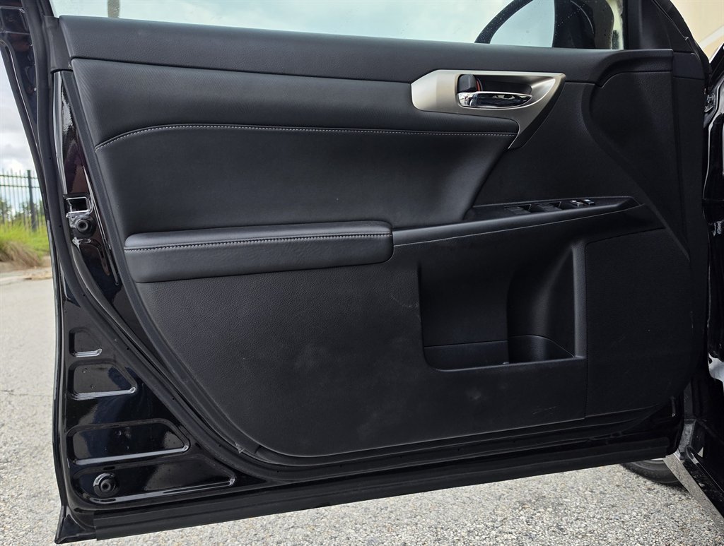 2015 Lexus CT - $19,995