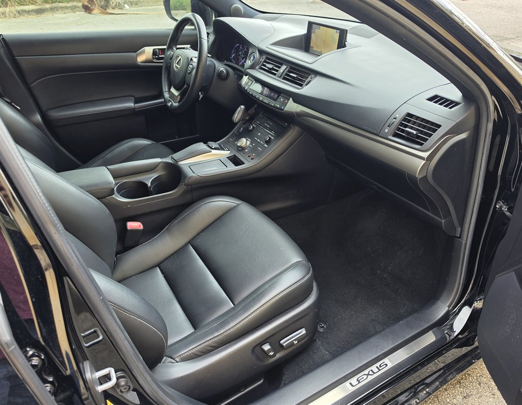 2015 Lexus CT - $19,995
