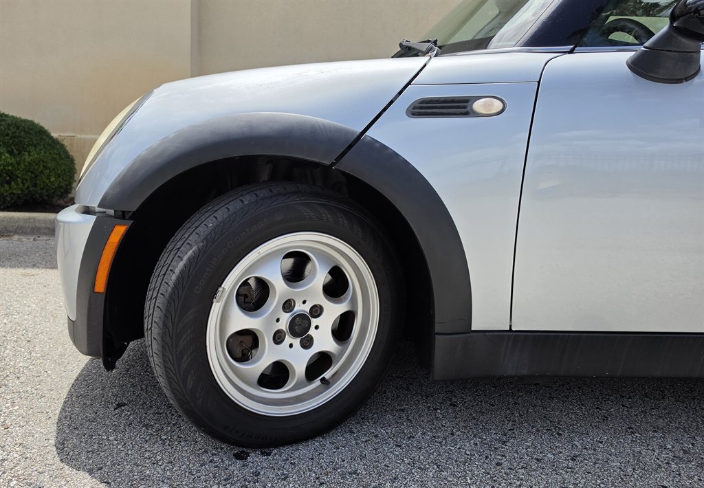 2005 MINI Cooper - $3,995