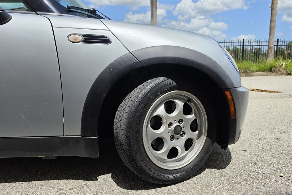 2005 MINI Cooper - $3,995