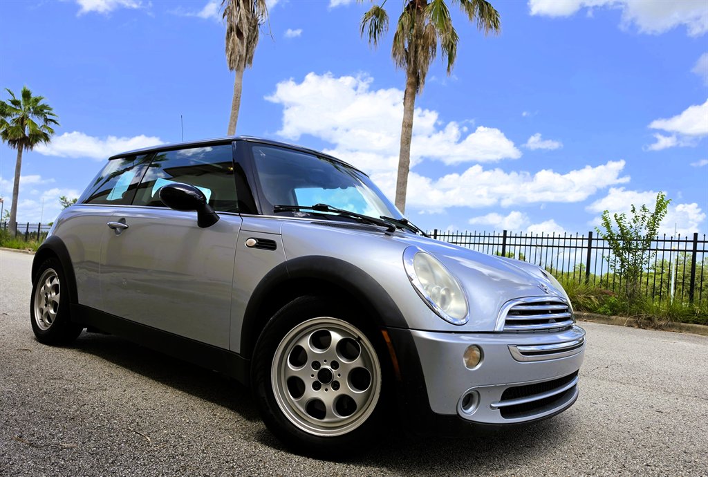 2005 MINI Cooper - $3,995