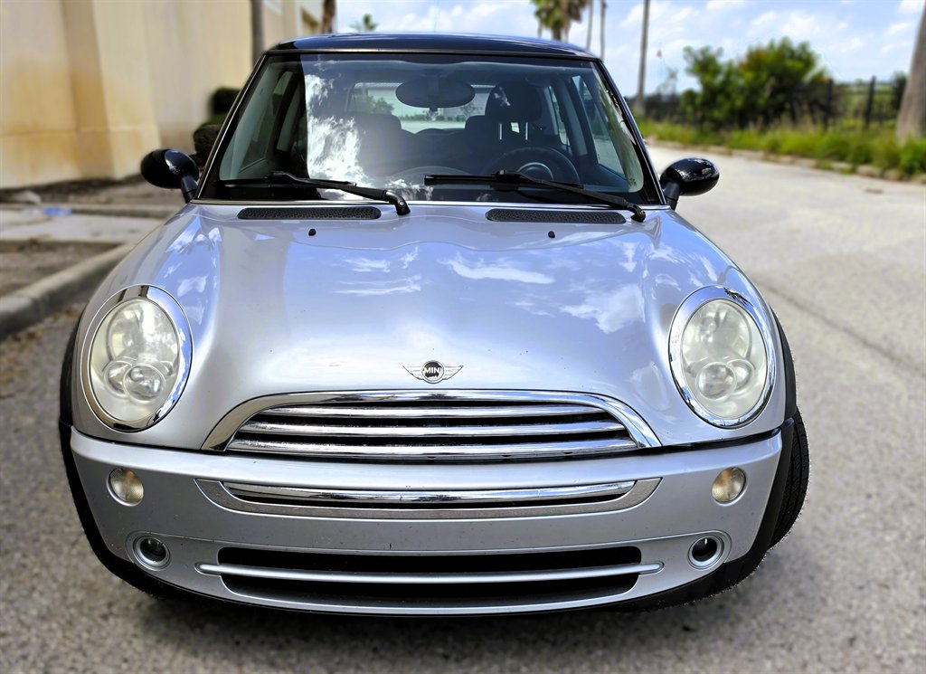 2005 MINI Cooper - $3,995