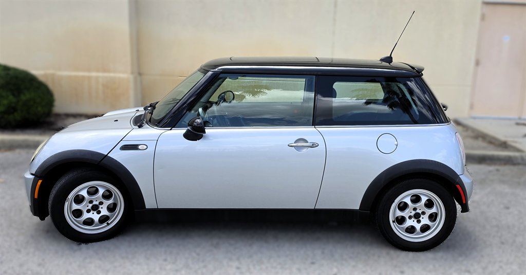 2005 MINI Cooper - $3,995