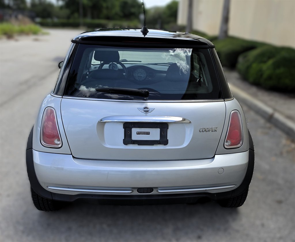 2005 MINI Cooper - $3,995