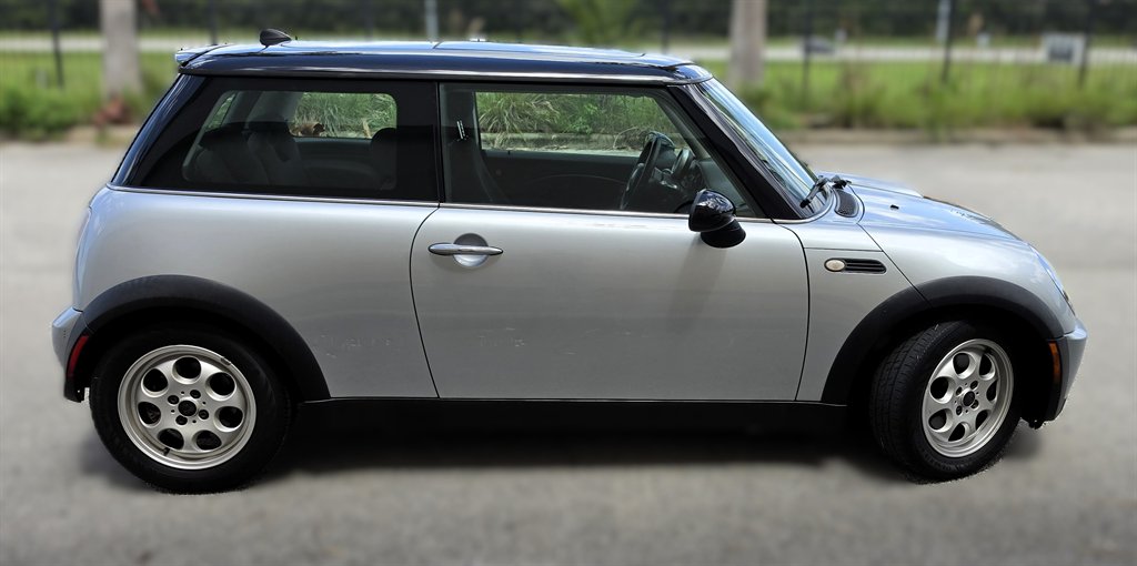 2005 MINI Cooper - $3,995