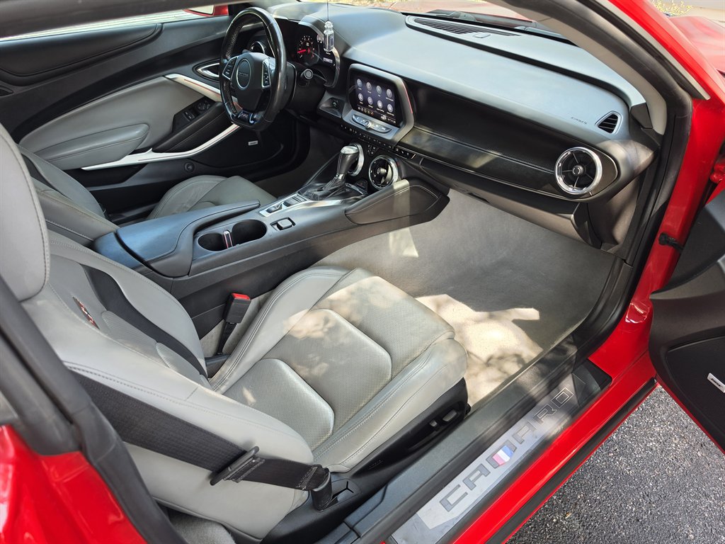 2019 Chevrolet Camaro - $31,995