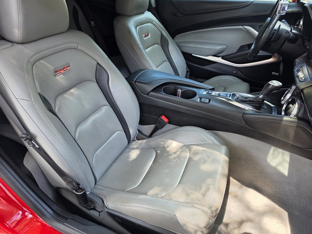 2019 Chevrolet Camaro - $31,995