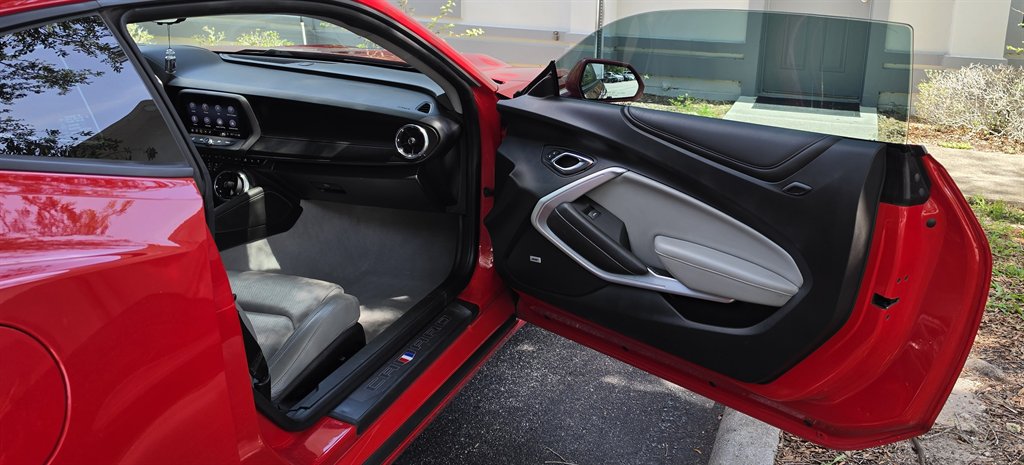 2019 Chevrolet Camaro - $31,995