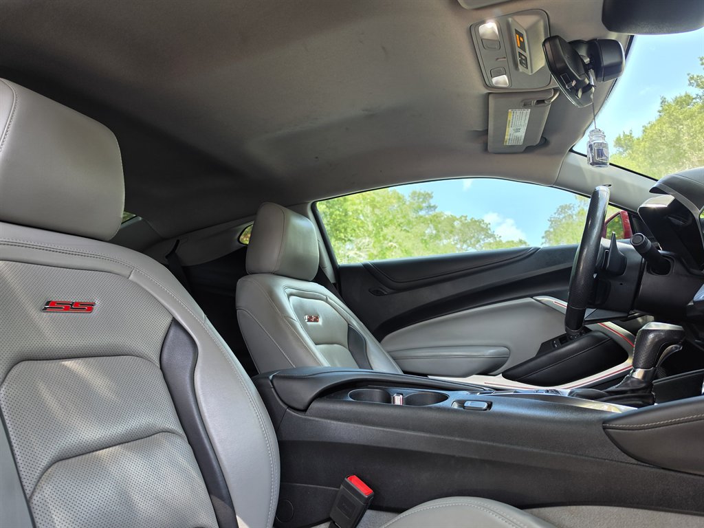 2019 Chevrolet Camaro - $31,995
