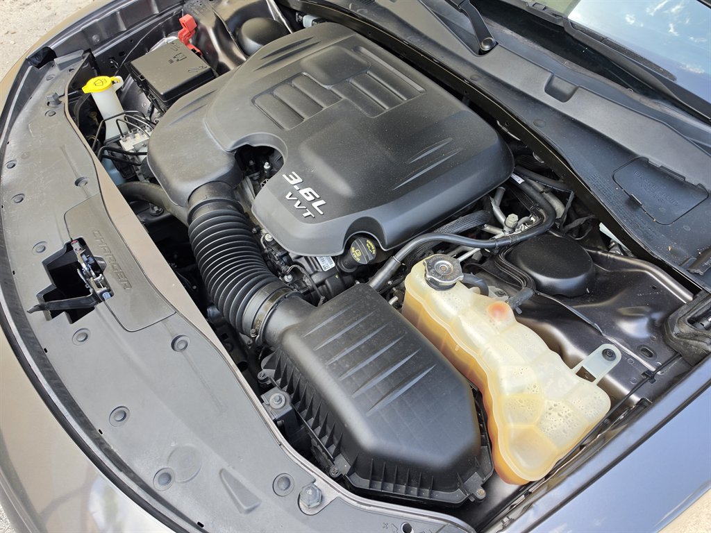 2019 Dodge Charger - $17,995