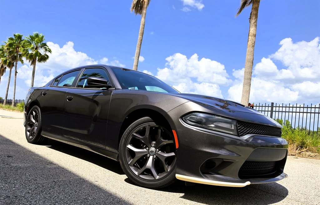 2019 Dodge Charger - $17,995