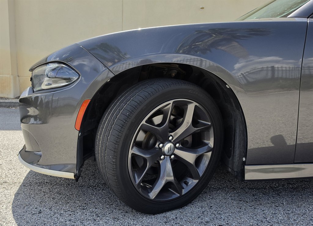 2019 Dodge Charger - $17,995