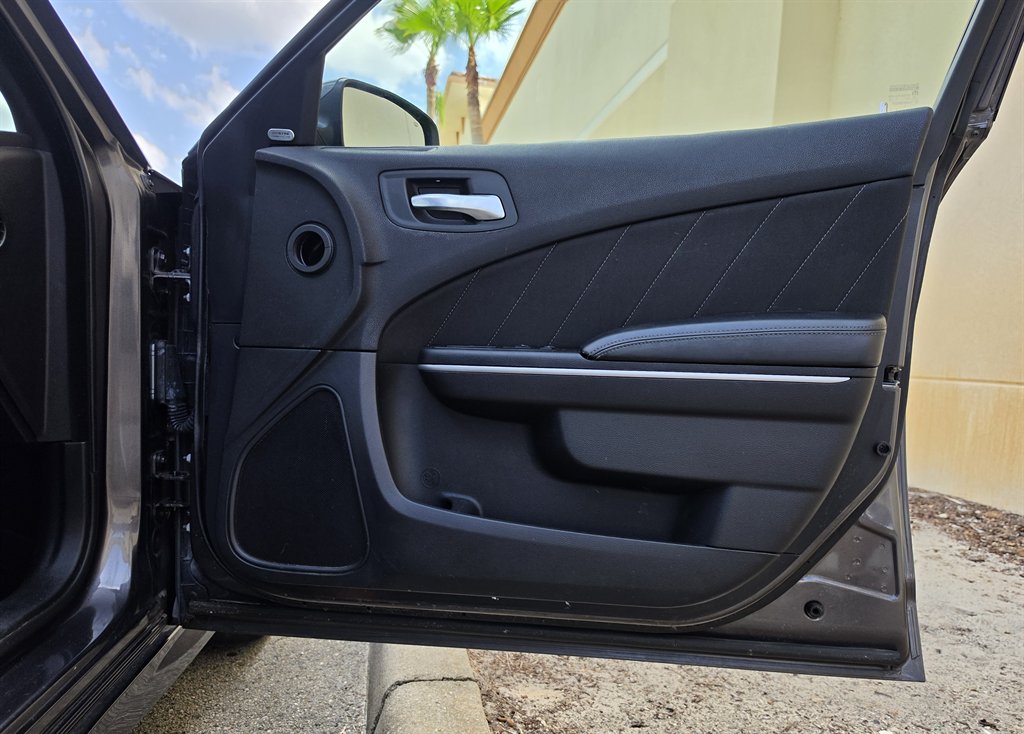 2019 Dodge Charger - $17,995