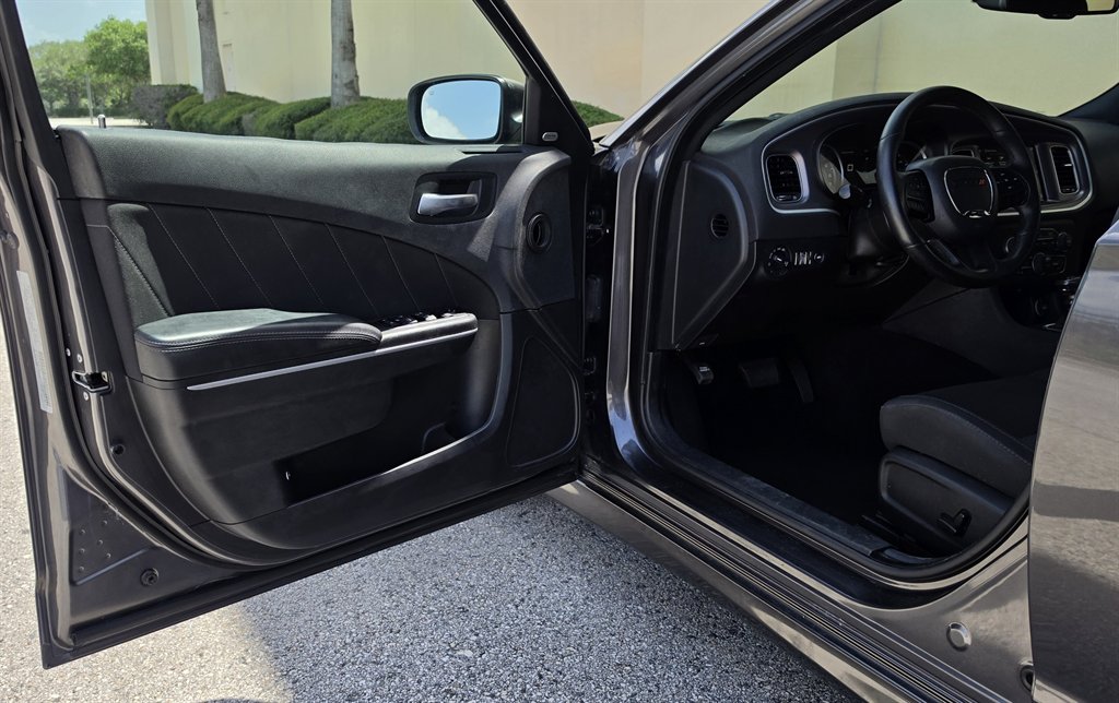 2019 Dodge Charger - $17,995