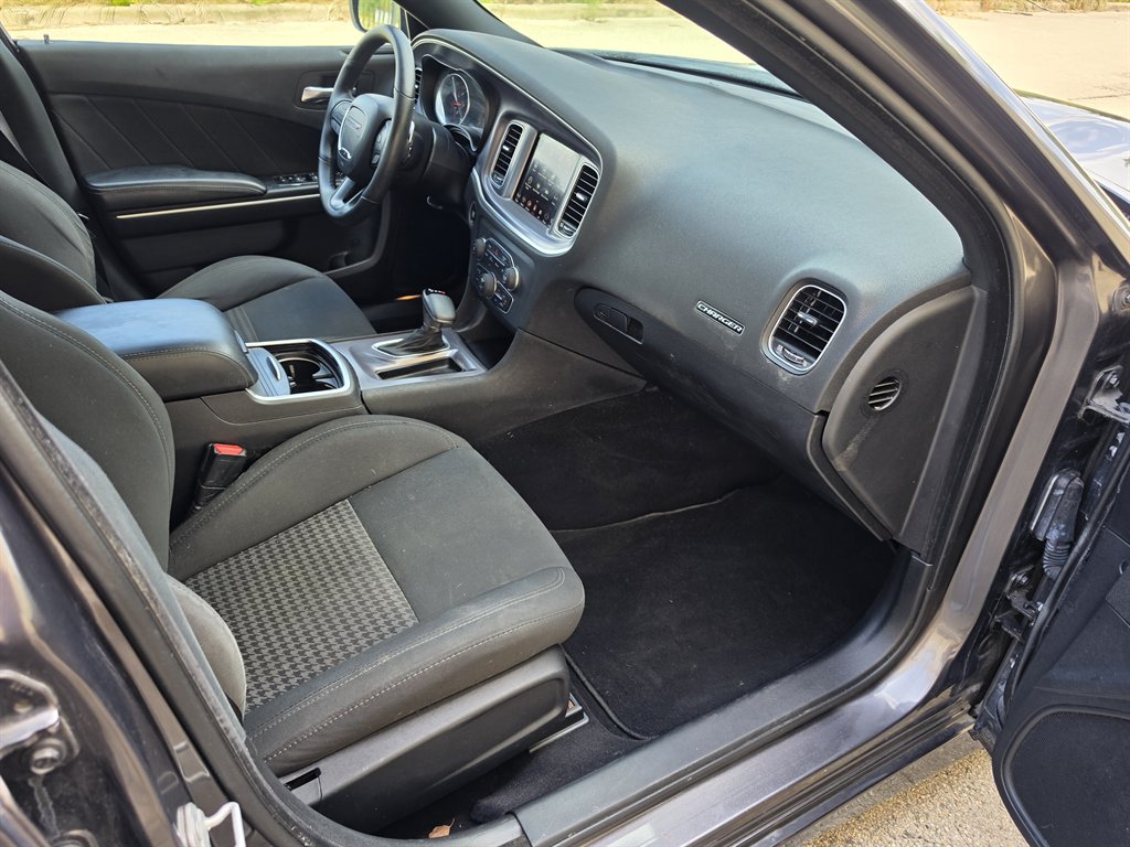 2019 Dodge Charger - $17,995