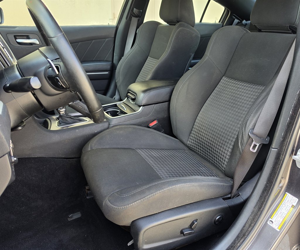 2019 Dodge Charger - $17,995